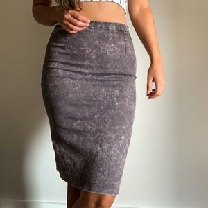 Stretchy denim pencil skirt